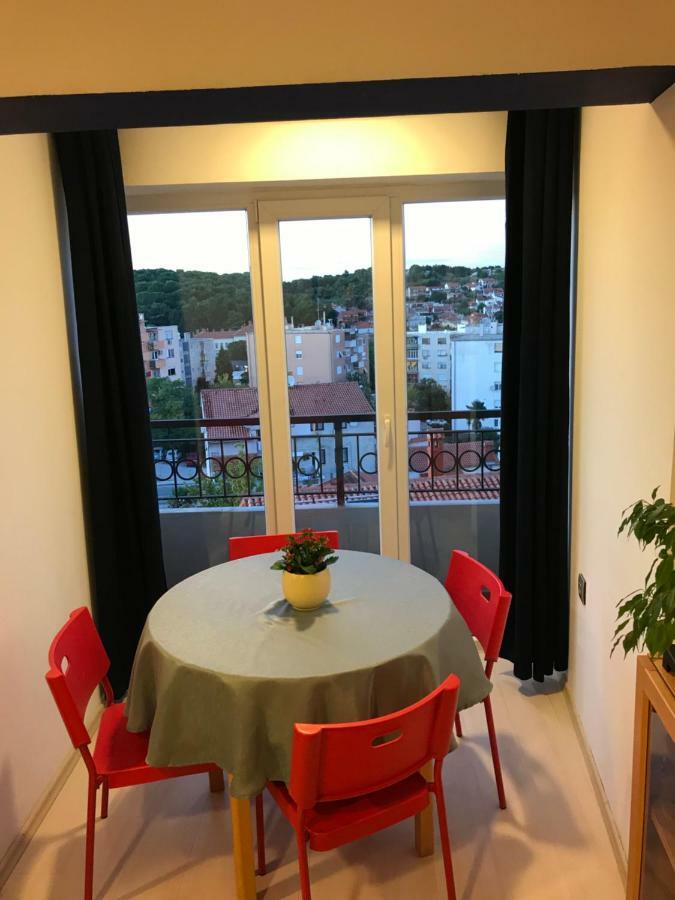 Apartment Pula Center - Near The Central Bus Station Exteriör bild